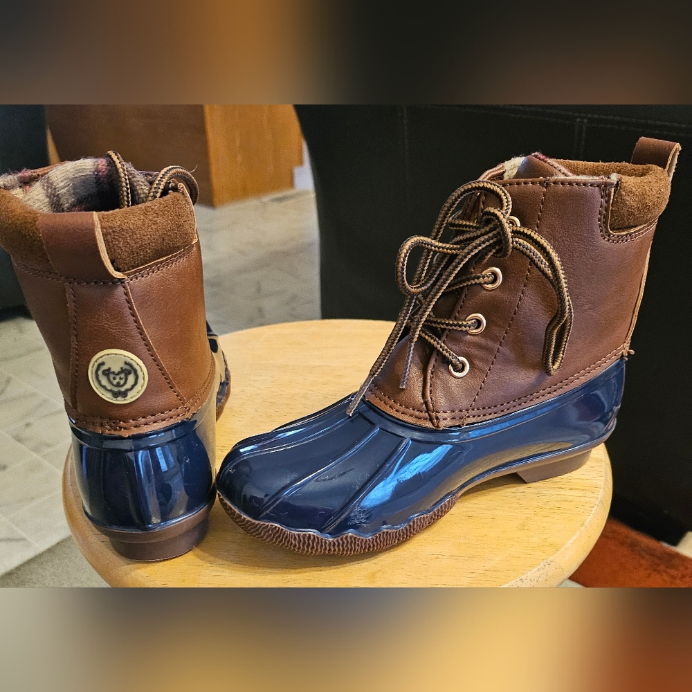 Adrienne Vittadini kids snow boots